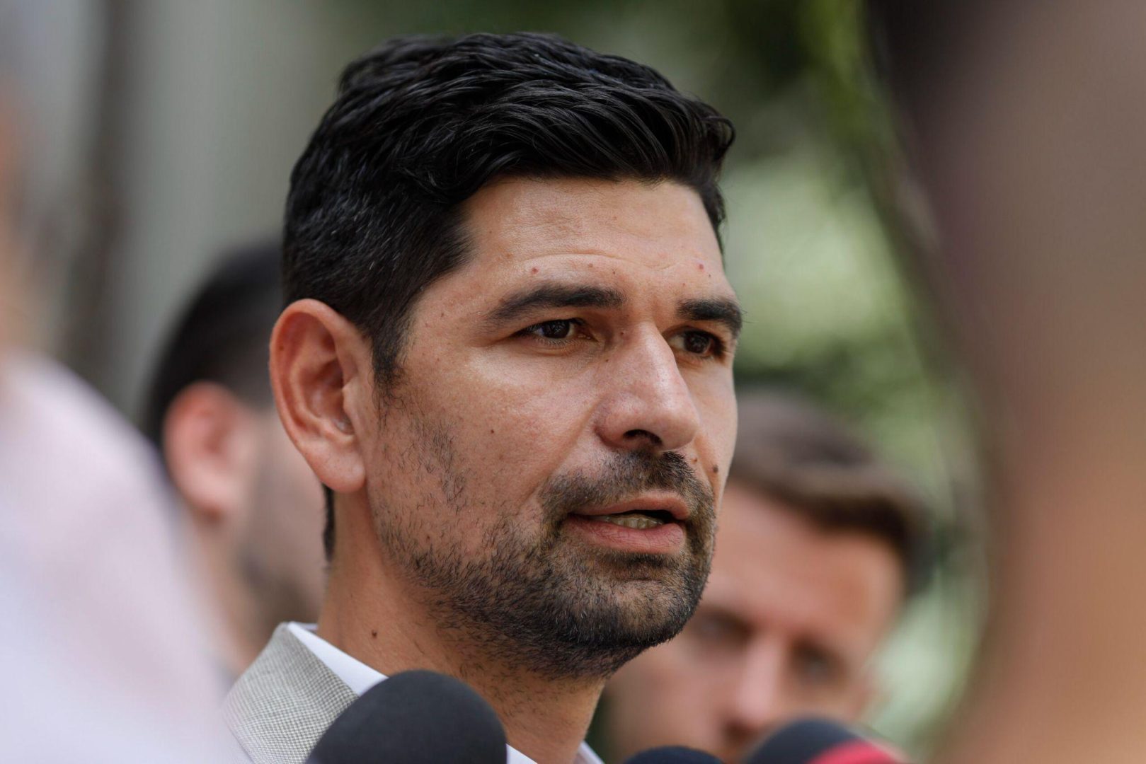 George Tuță, primarul Sectorului 1, și contextul declarației privind momentul revenirii lui Eduard Hellvig în partid